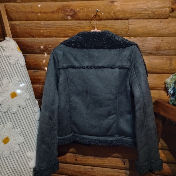 Chelsea & Violet Women's Gray Shearling Jacket XS Like New - Picture 7 of 12